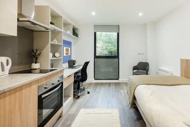 1 bed studio, Glenthorne Road, Exwick, Exeter, EX44GZ - Image 1